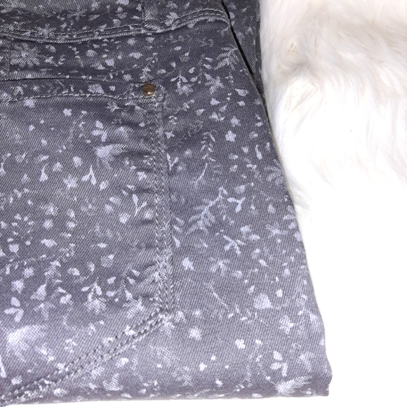 RW&CO Grey Floral Jegging - Picture 8 of 12